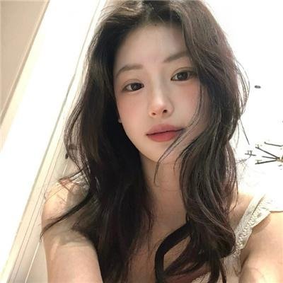 海滨艳妇